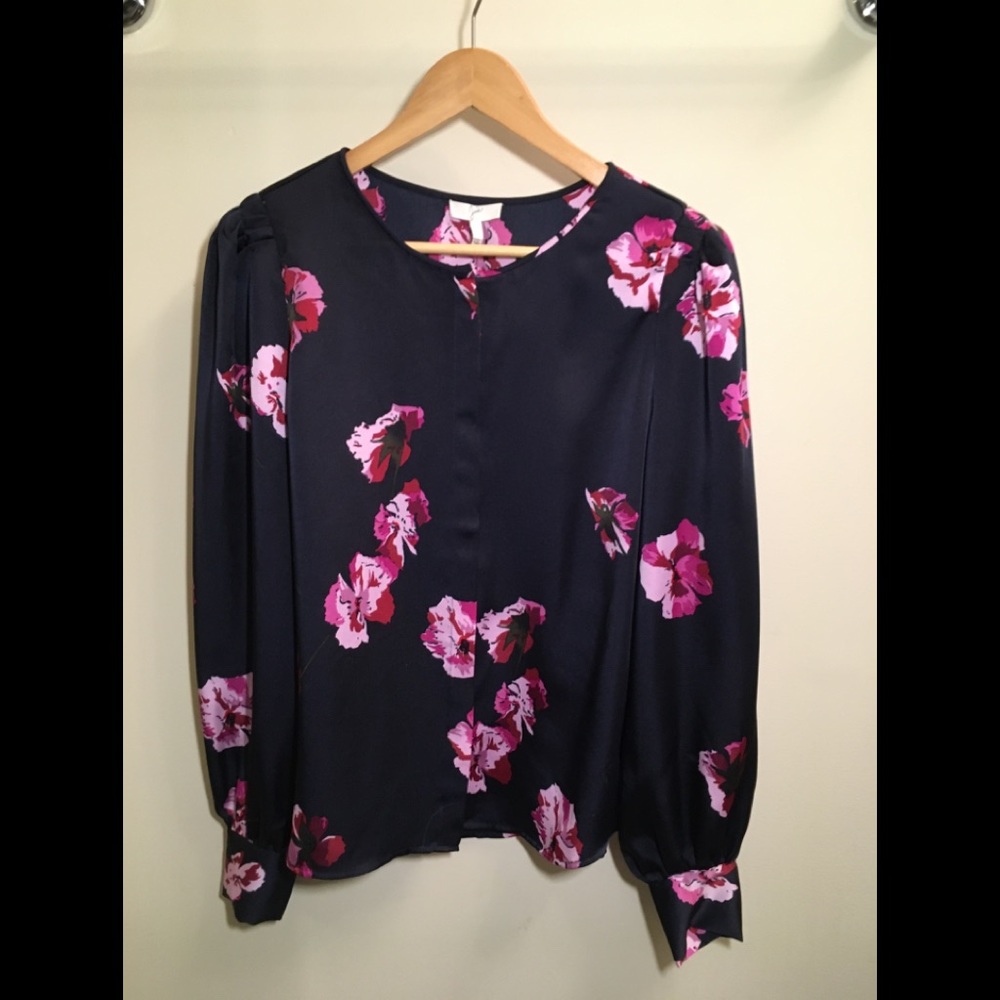 🌺 JOIE floral print blouse with statement sleeves. Large NWT